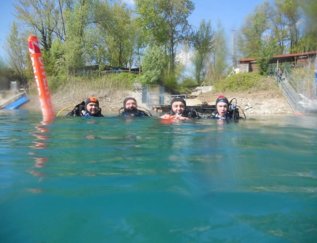  Buceo en el lago 